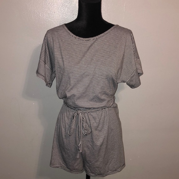 After Market Short Sleeve Short romper Black and white stripes - Picture 3 of 11